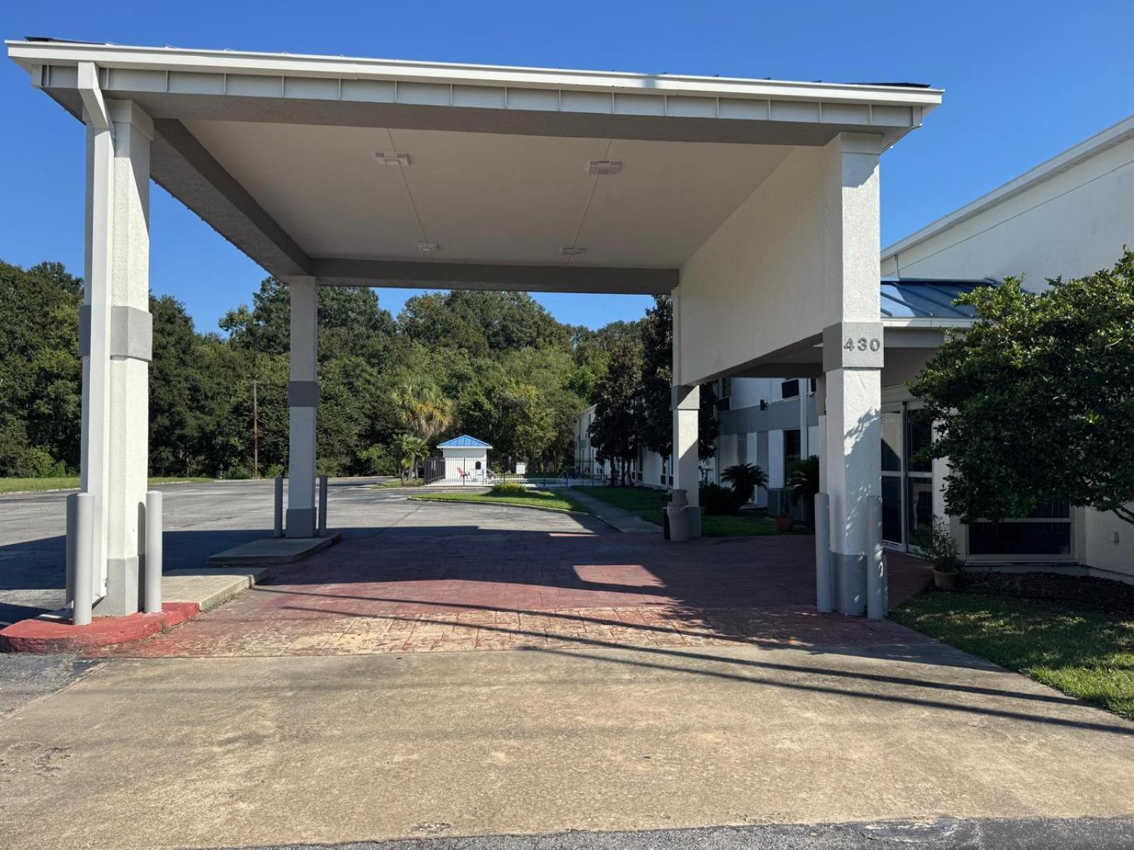Executive Inn Baker Exterior photo